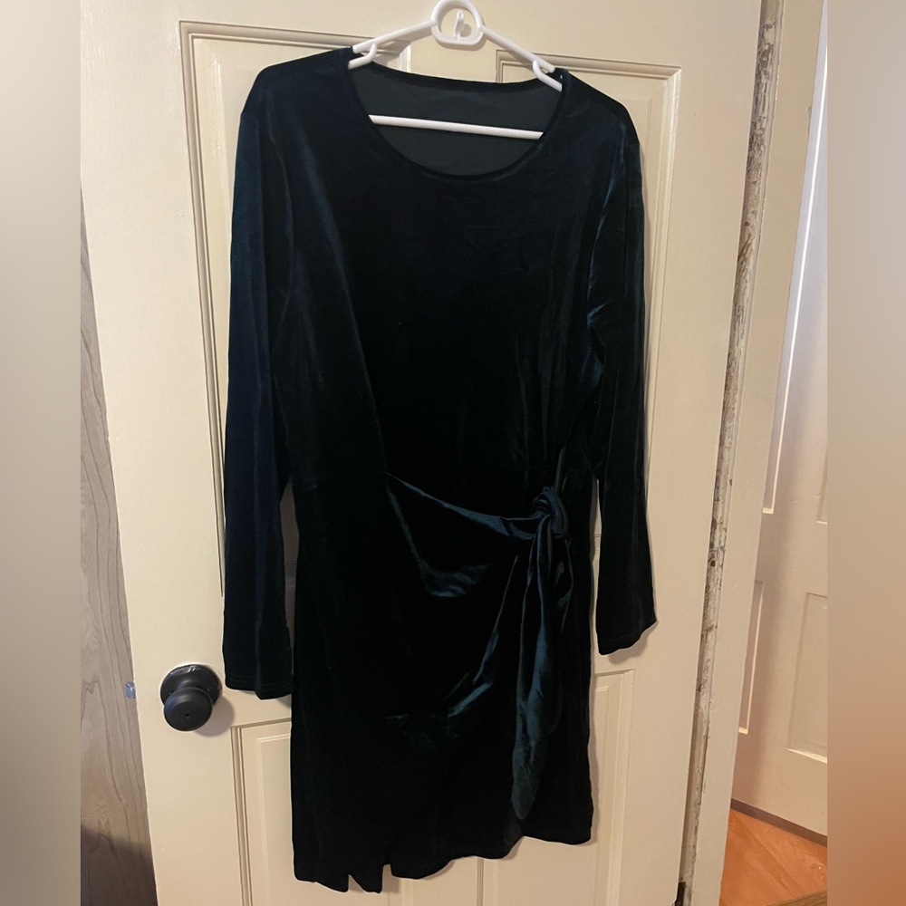 SHEIN 4XL Long Sleeve Dark Green Velvet Dress with Tie Front Detail